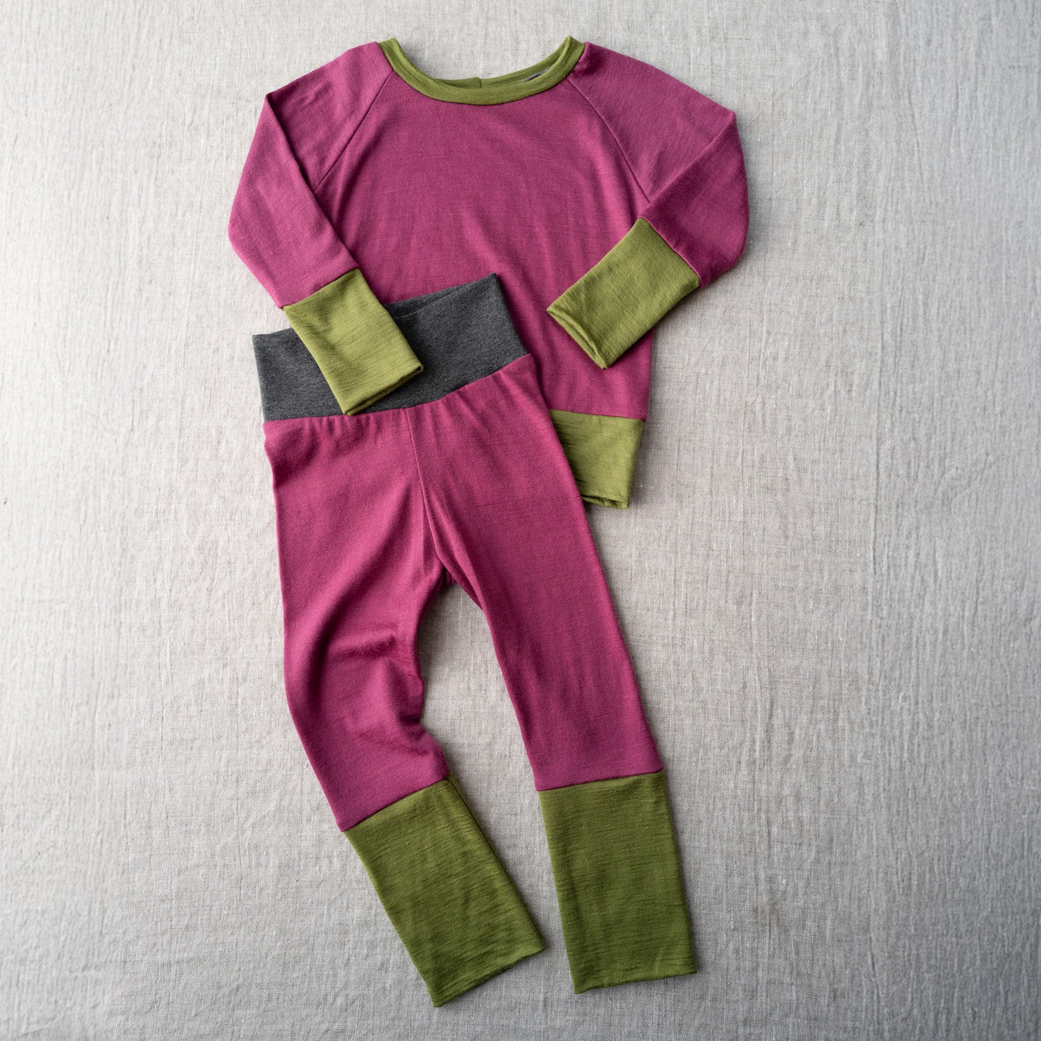 Kids’ Essential Crew and Legging Base Layer Set in Fireweed, laid flat