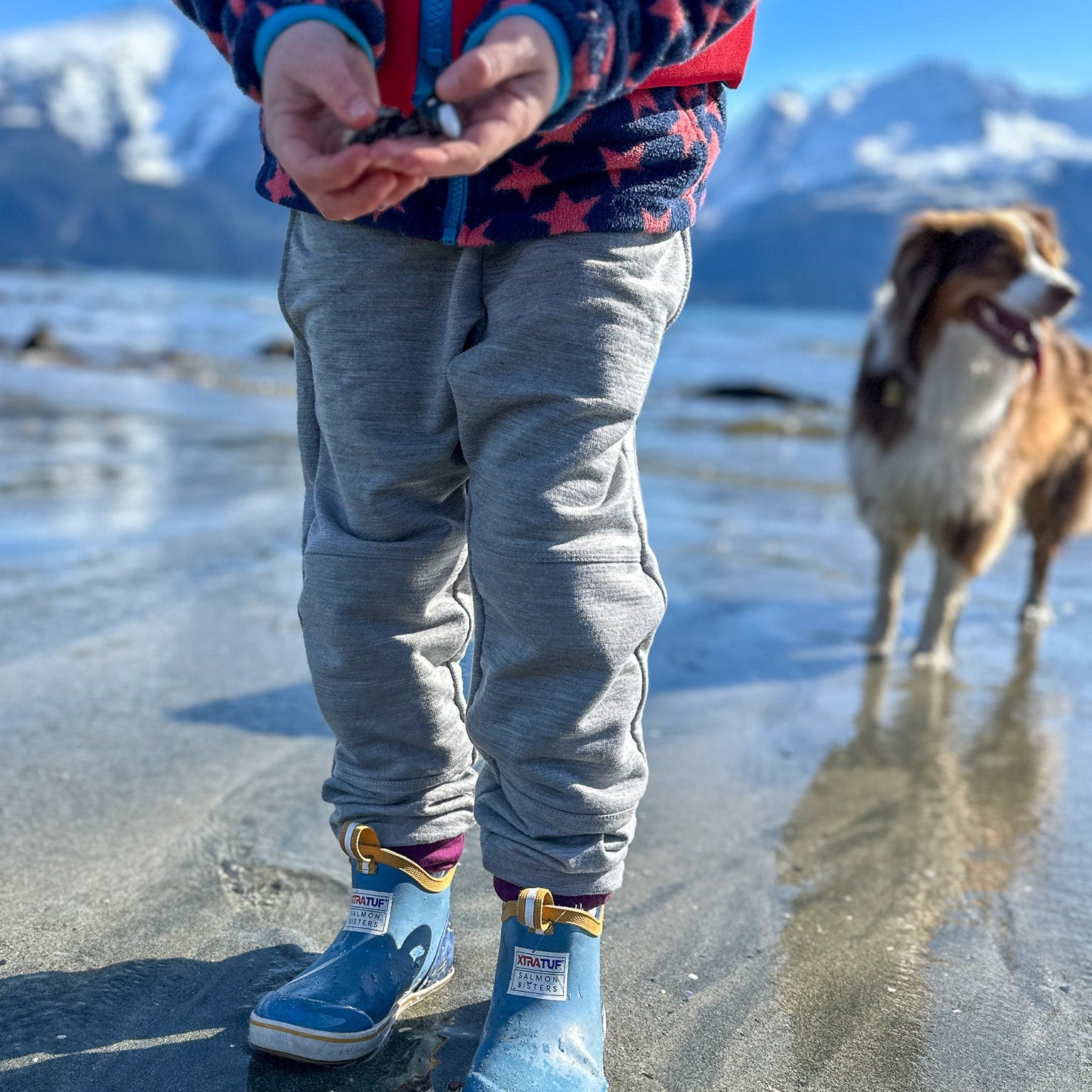 Detail view of Ultra Cozy Jogger in Ocean fit and cuff length